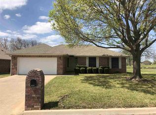 232 Meadowlakes Dr, Meadowlakes, TX 78654