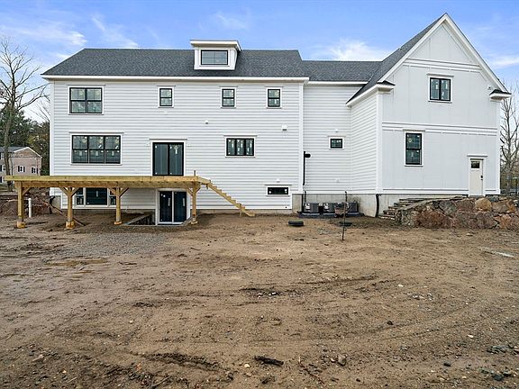 3rd image of 448 York St