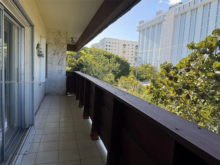 1205 Mariposa Ave #413 — Photo 13