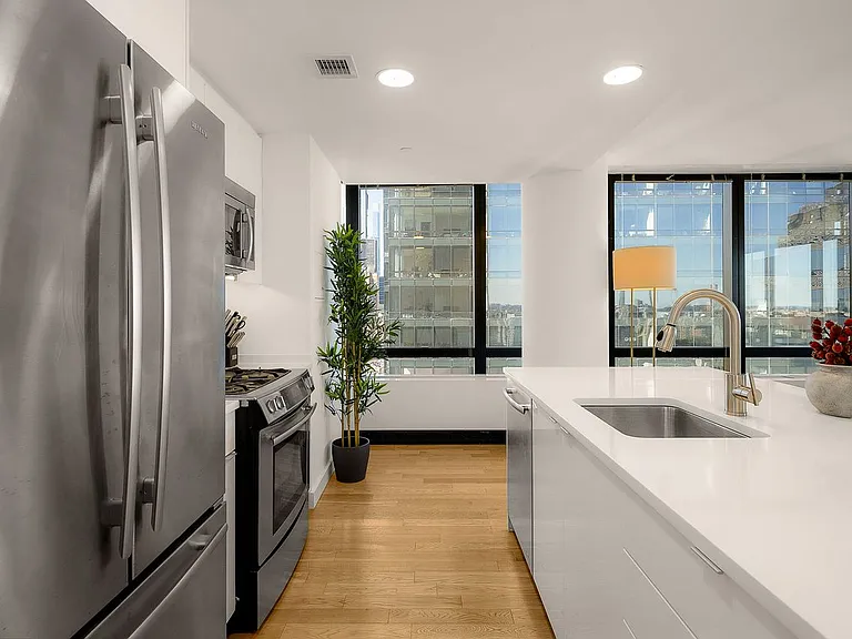 1113 York Ave #22E — Photo 18