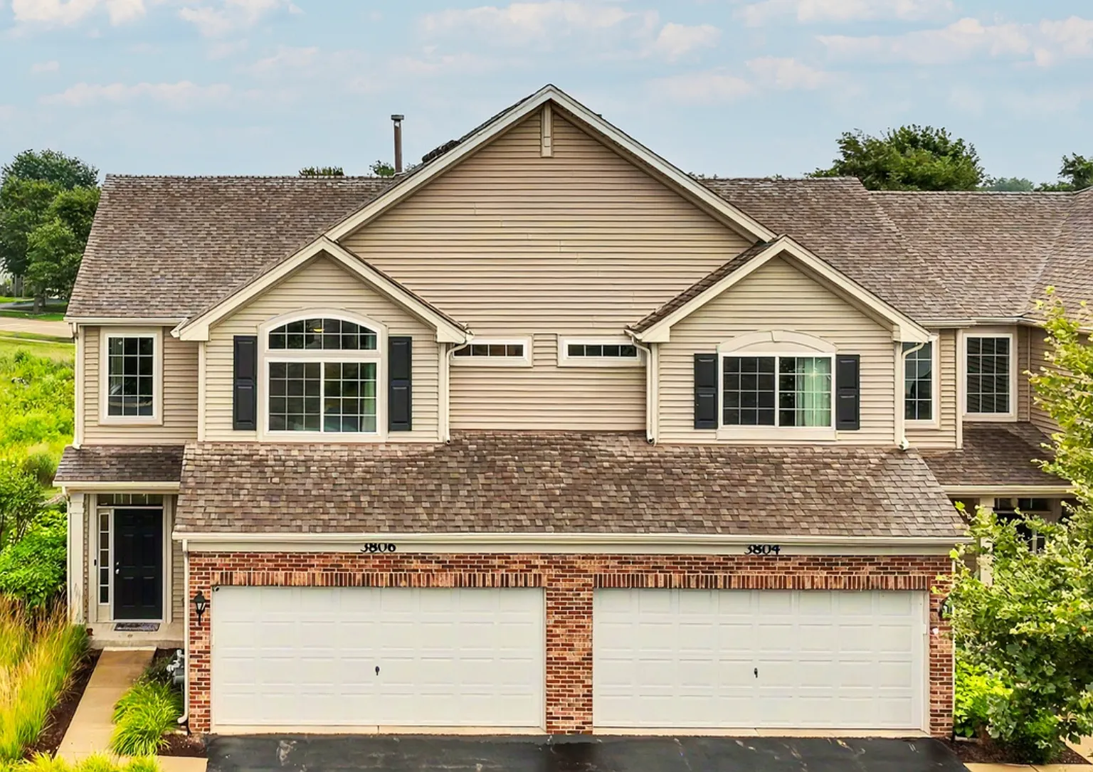 3 bed, 2.5 bath, 1650 sqft, $2,700 — Photo 1
