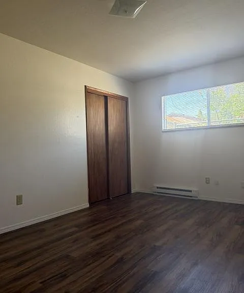 316 NE C St — Photo 4