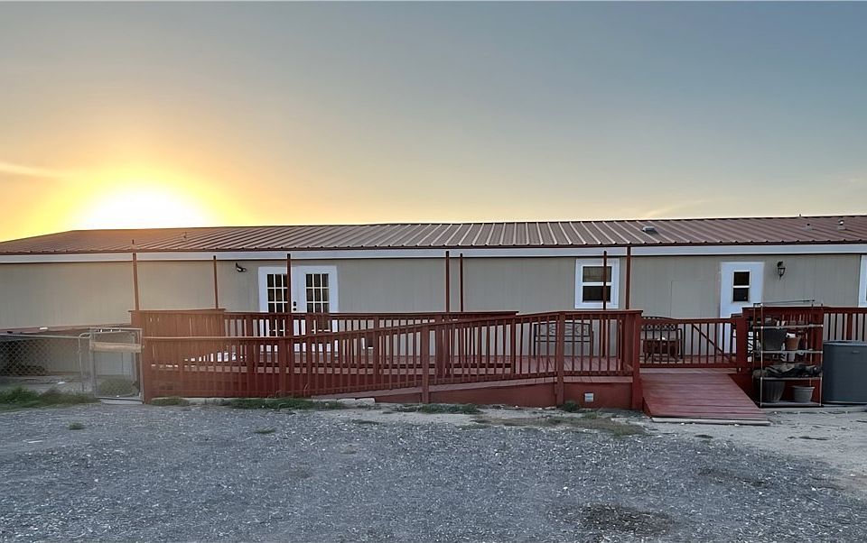 1st image of 850 Blakely Rd