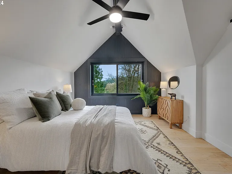 1403 SW Broadway Dr — Photo 5