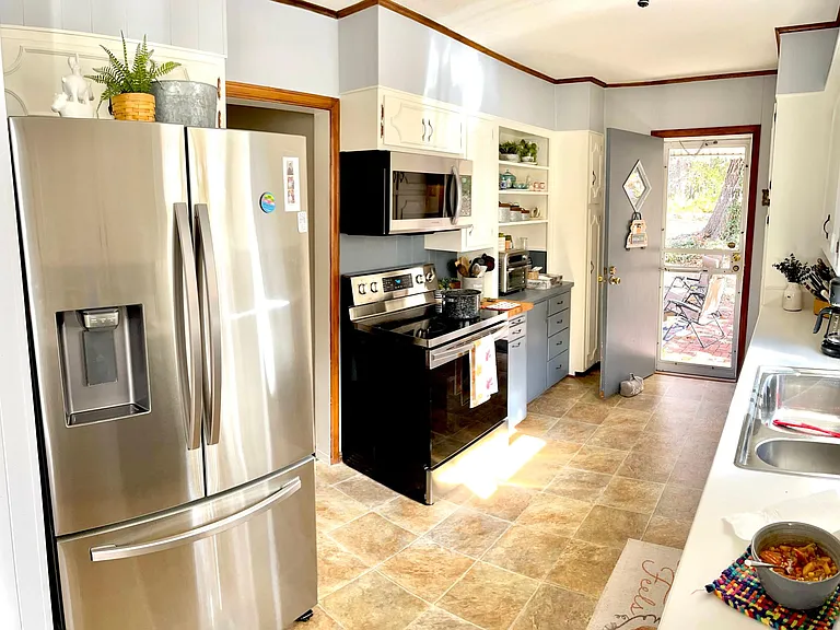 501 NE Barnes Ave — Photo 6
