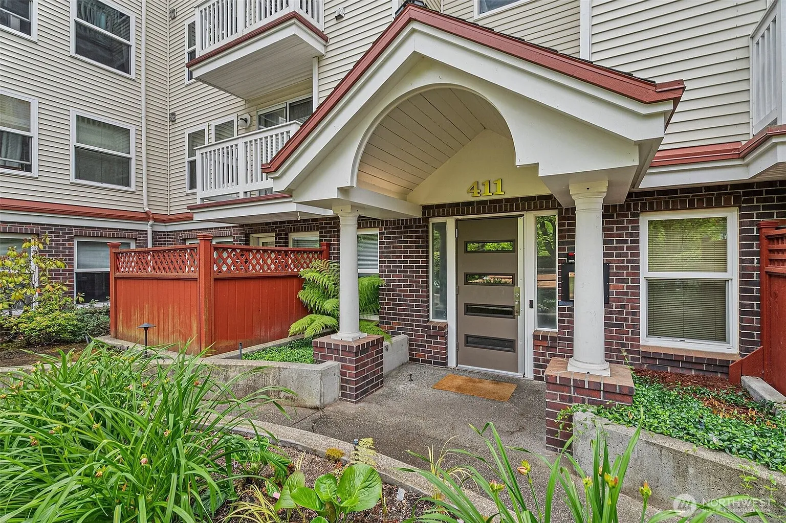 411 N 90th St #406 photo 1