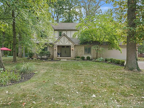 3rd image of 690 Mohican Way