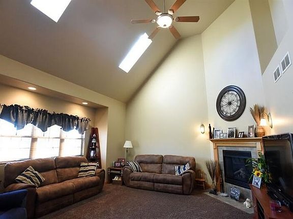 5th image of 3715 W 91st Ct