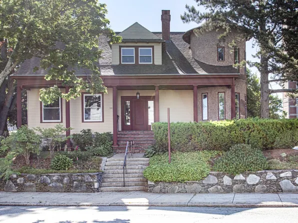 1231 Robeson St, Fall River, MA 02720