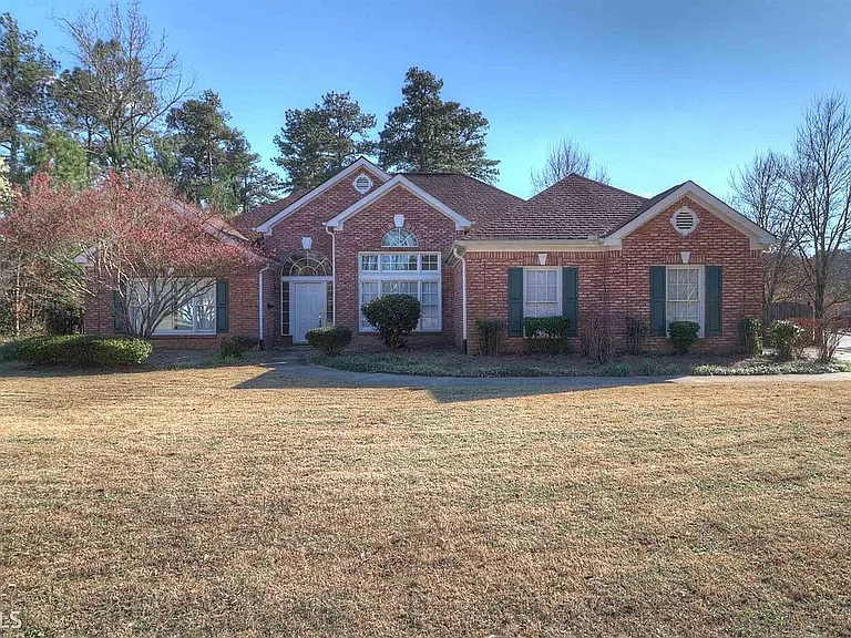 300 Toccoa Pl — Photo 1