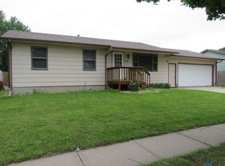 200 W Marialane Dr, Brandon, SD 57005