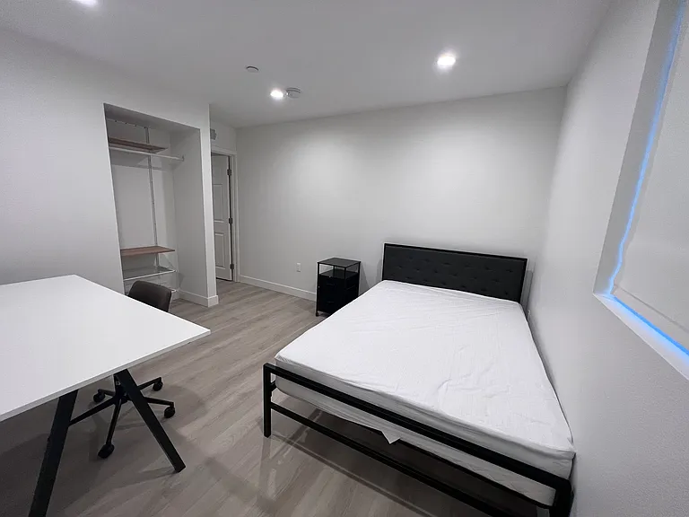 1224 W 37th Pl — Photo 120