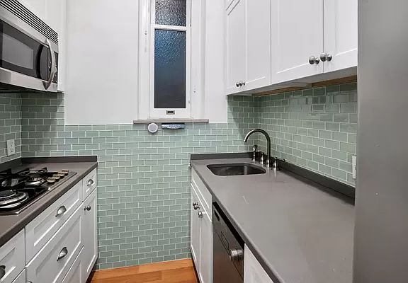 4th image of 205 W 54th St APT 1E