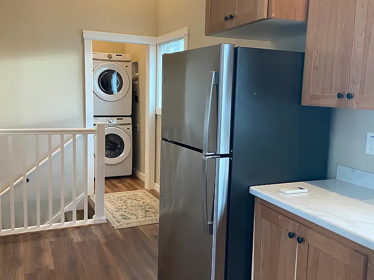 384 W Washington Ave #1 — Photo 4