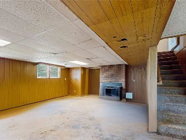 10695 Clemson Blvd — Photo 6