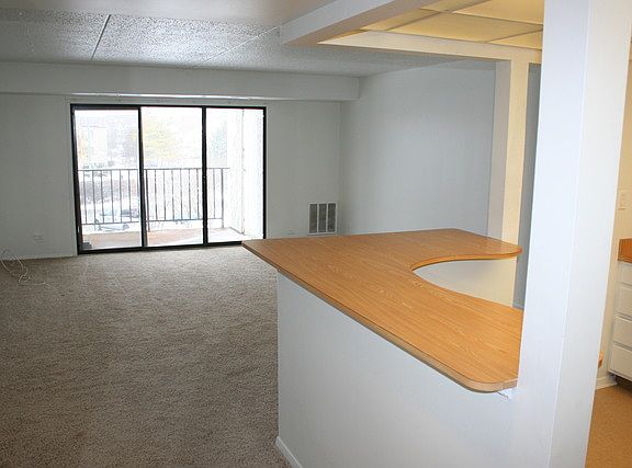 5th image of 475 Plum Creek Dr APT 204