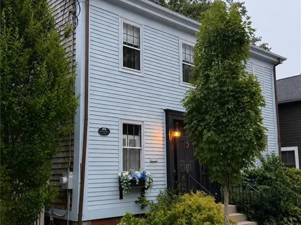 47 2nd St, Newport, RI 02840