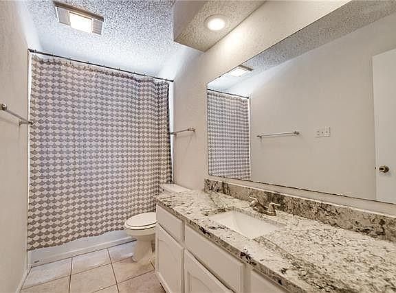 3rd image of 2932 Woodbridge Dr