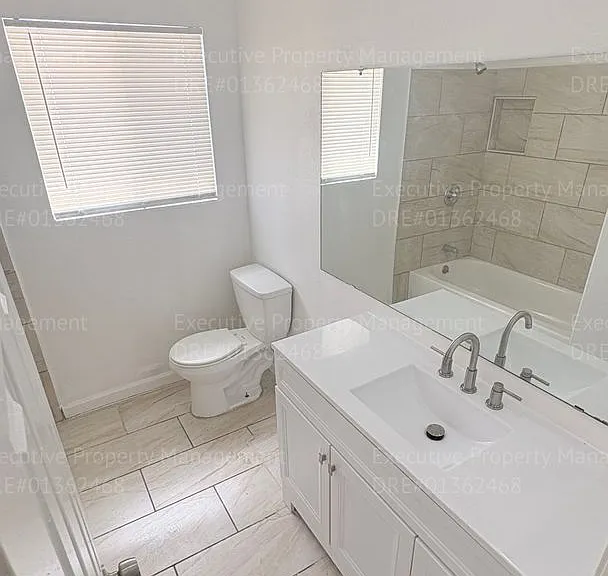 2909 S Chester Ave #7 — Photo 21