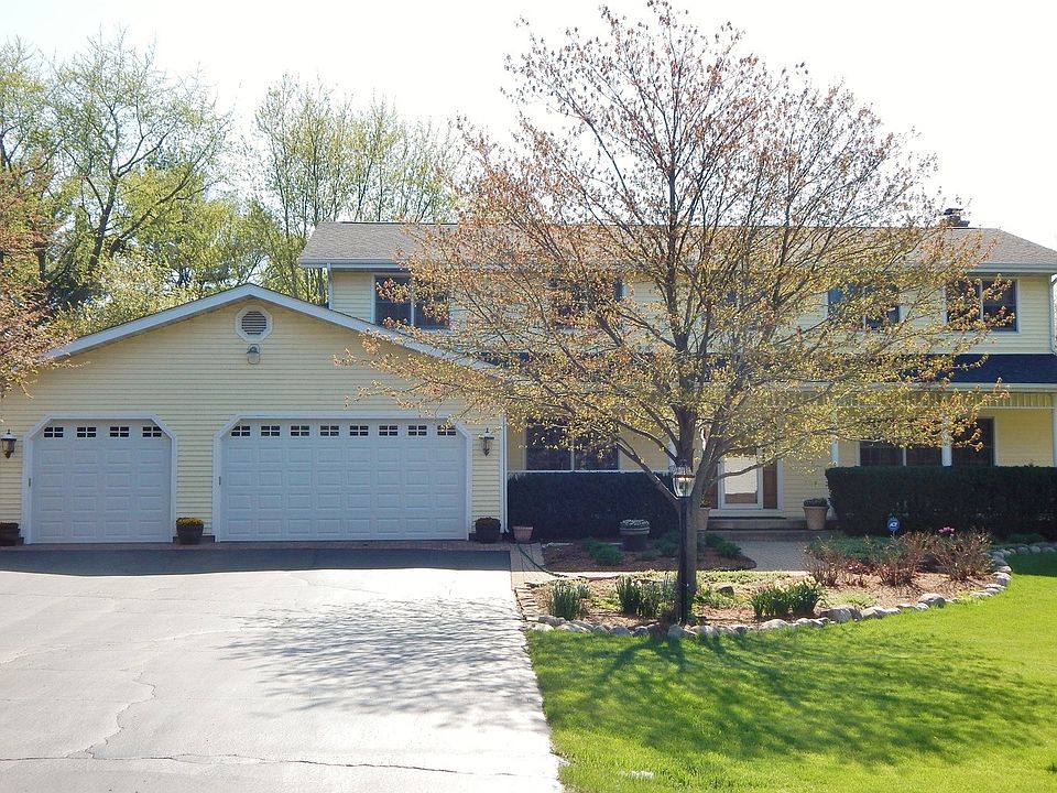 Gorgeous CUSTOM Home with SO much to offer!!
