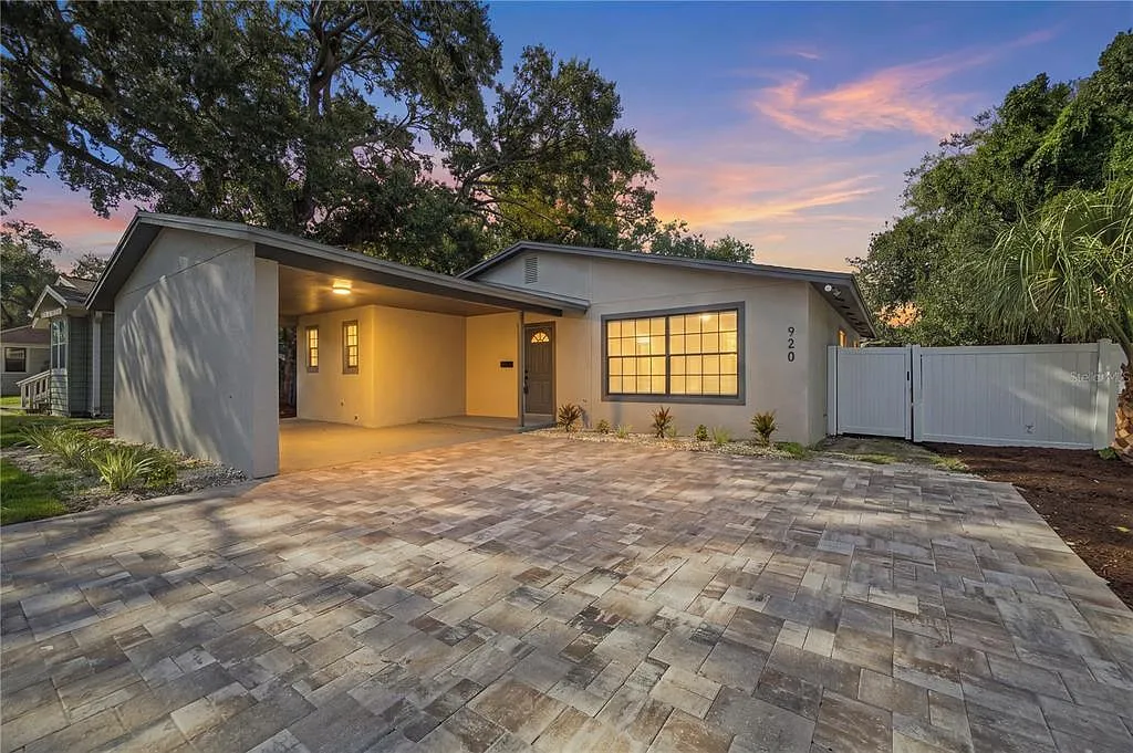 3 bed, 2.5 bath, 1628 sqft, $3,200 — Photo 1