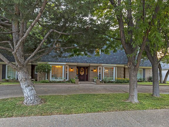 3rd image of 3512 Edgewood Dr