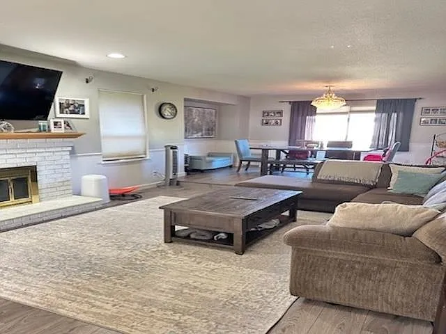 16375 Middleglen Pl #UPPER — Photo 5