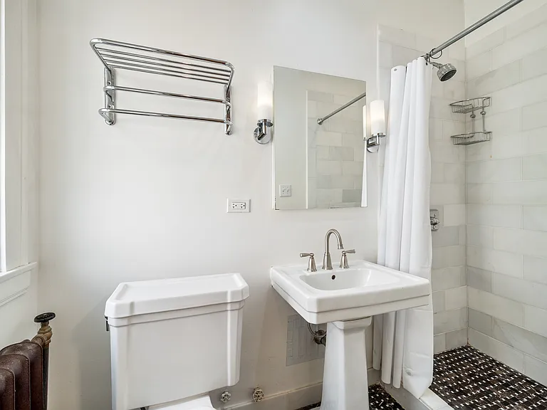 721 Foster St #1W — Photo 17