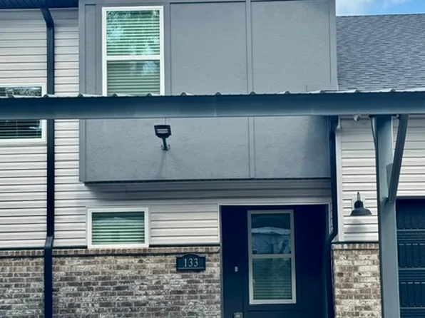 877 N Rupple Rd, Fayetteville, AR 72704