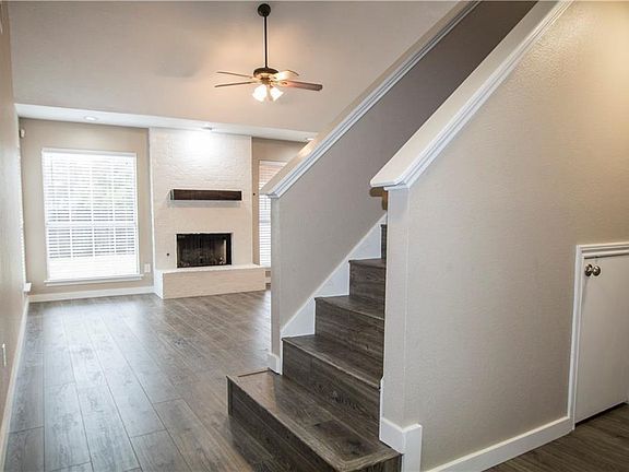 2nd image of 1510 Lantern Light Dr