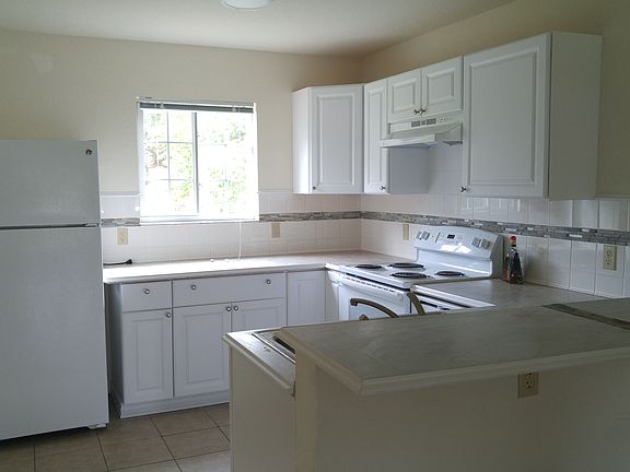 4th image of 19760 SW Eagle Dr