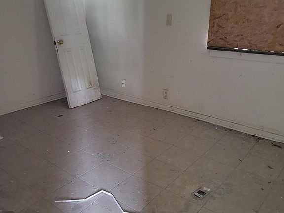 2nd image of 645 Laurel St