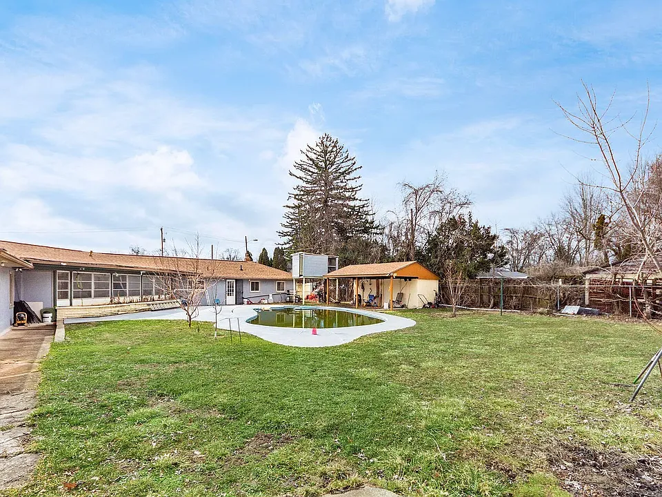 2740 Ferris Rd