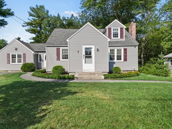 7 Cummings Rd, Tyngsboro, MA 01879