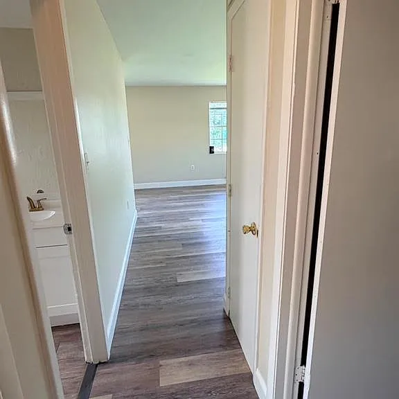 3080 Linwood Ave — Photo 9