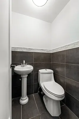 Rented by Douglas Elliman | media 16