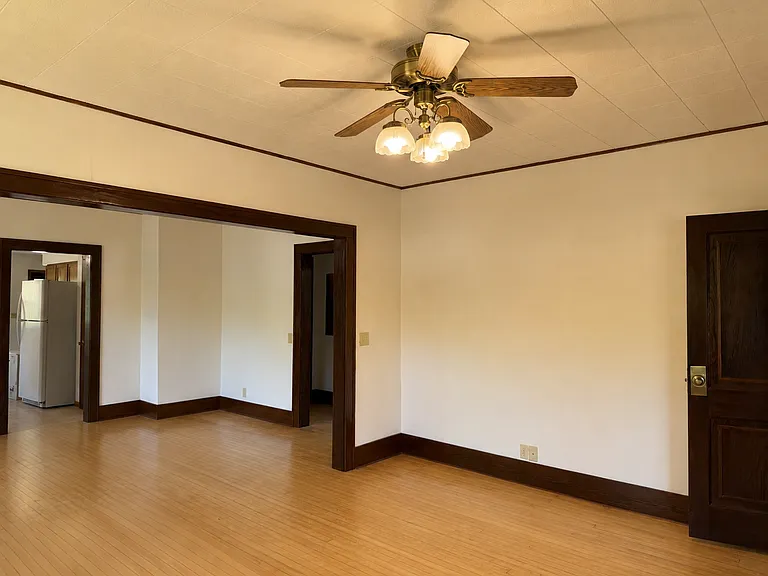 131 S Main St — Photo 6