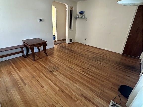 2nd image of 51 Stoneleigh Ave