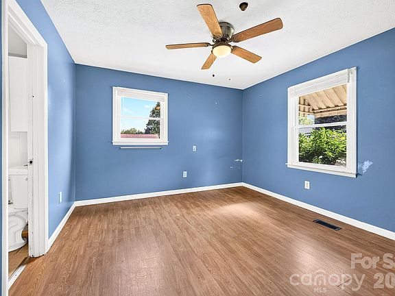 4th image of 483 Caribou Rd