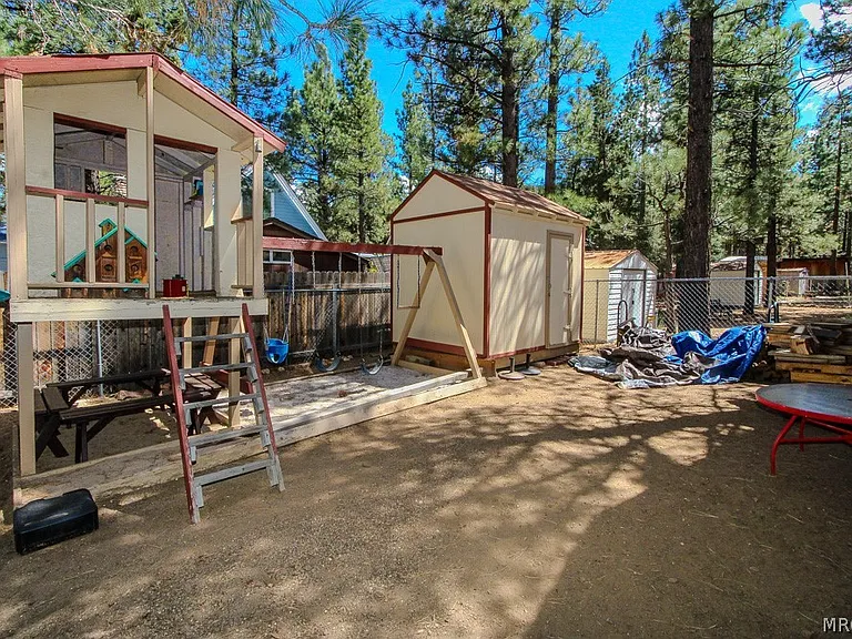 1064 Pine Ln — Photo 34