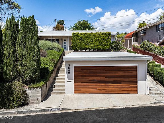 2nd image of 3663 Roderick Rd