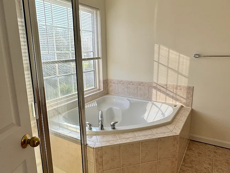 9611 Normanton Way — Photo 41