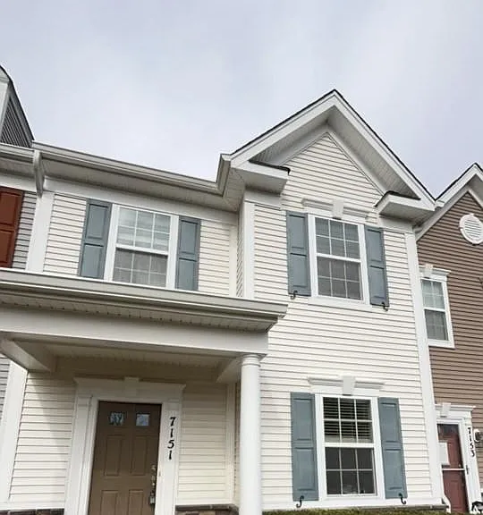 7151 Residents Square Mews — Photo 1