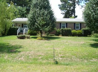 708 N Wilson Dr, Cheraw, SC 29520