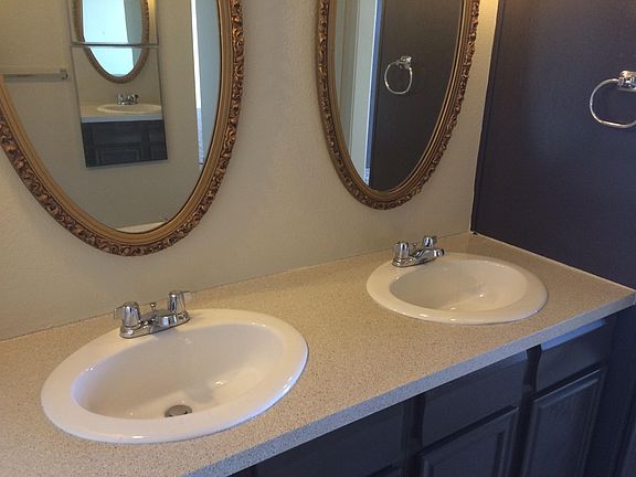 5th image of 1055 N Logan St #1602