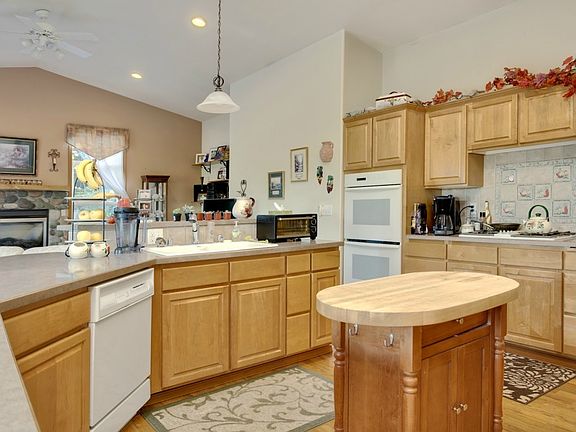 3rd image of 16222 29th Pl NE