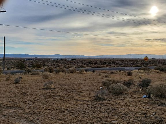 3rd image of 8847 W Rosamond Blvd