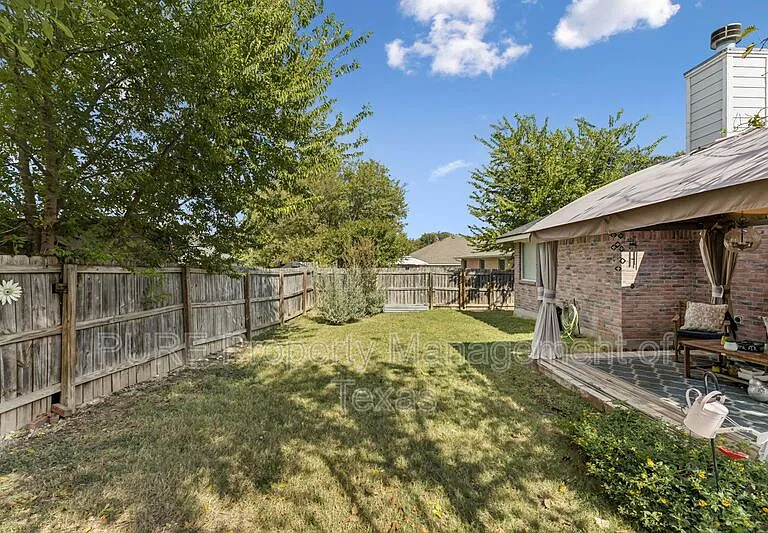 2412 Chestnut Path — Photo 25