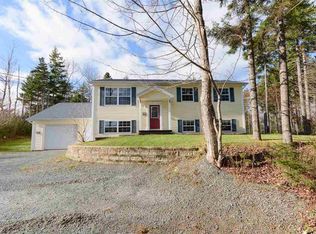 18 Narrows Ln, Porters Lake, NS B3E1K1