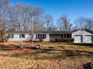 240 Amesbury Rd, Kensington, NH 03833